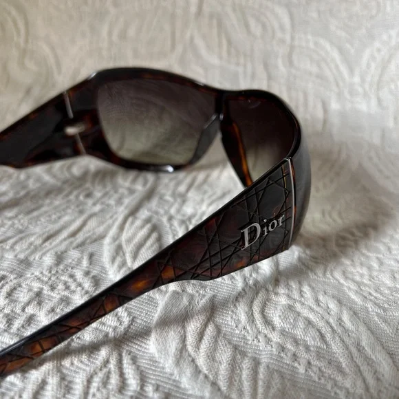 Christian Dior Brown Tortoiseshell Cannage 1 Sunglasses   Flawless! - Picture 5 of 13